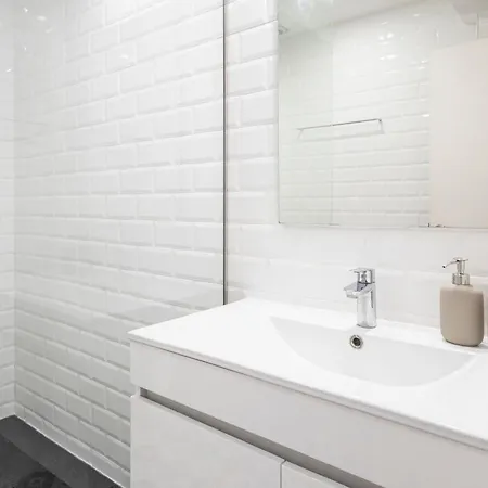 Sena 27 By Lovelystay *